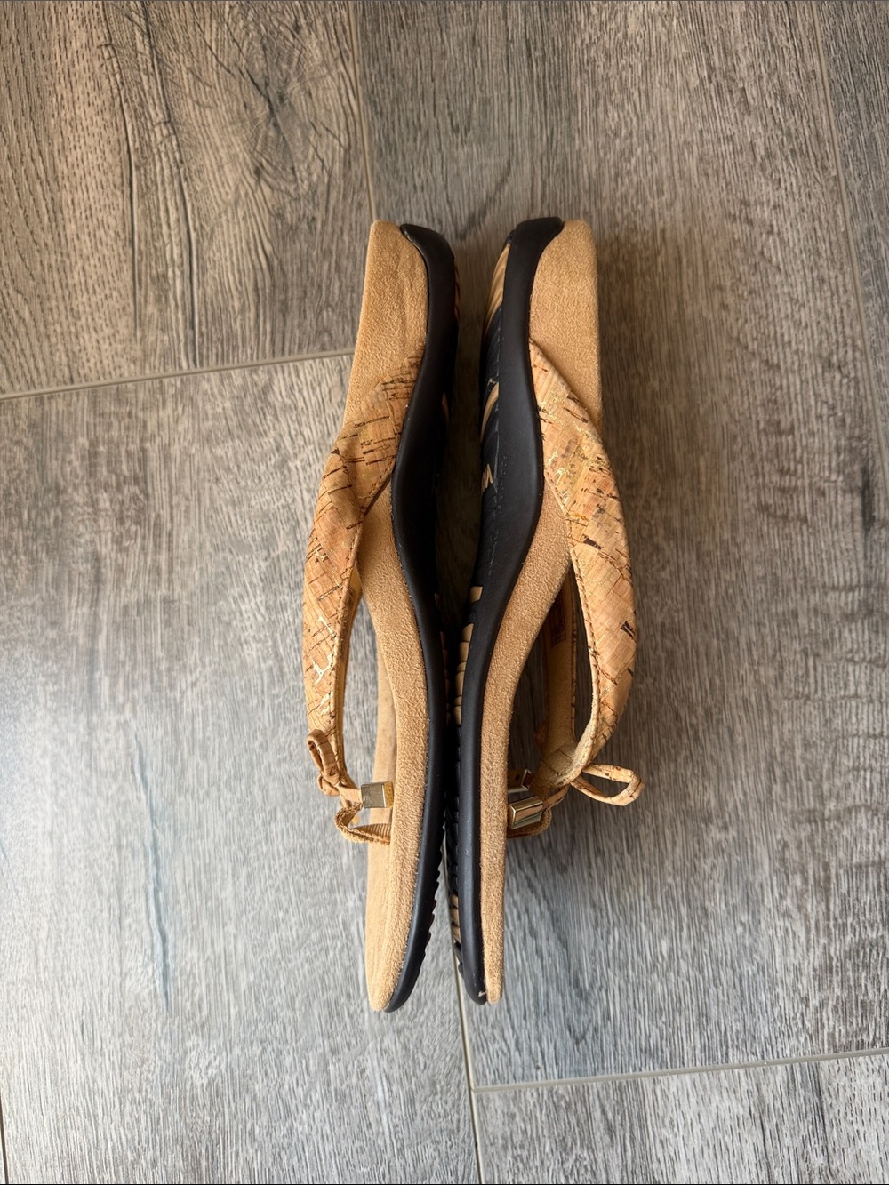 Vionic Tan Bow Thong Sandals with Gold Bead Accents - Picture 3 of 8